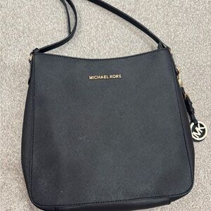 Michael Kors Black Leather Shoulder Bag Sleek Design